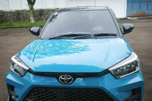 Dijual 2023 Toyota Raize 1.0T GR CVT TWO TONE bekas