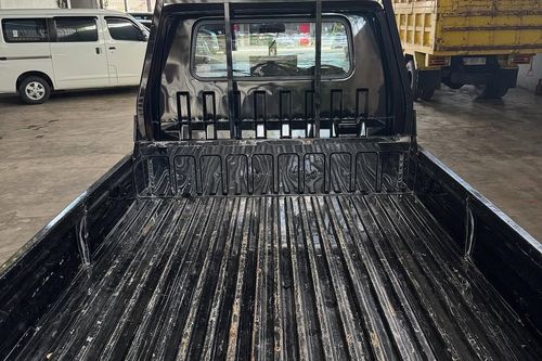 2023 Mitsubishi L300 Pickup Standard bekas