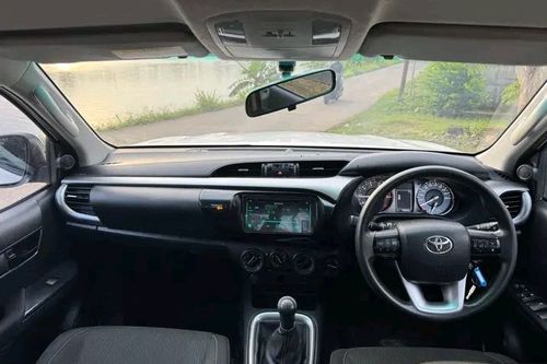 Dijual 2024 Toyota Hilux Double Cabin G 3.0L MT bekas