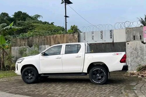 2024 Toyota Hilux Double Cabin G 3.0L MT tua