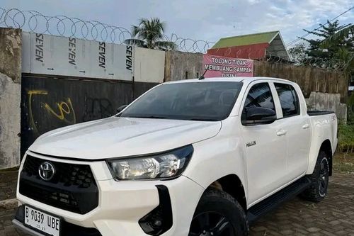2024 Toyota Hilux Double Cabin G 3.0L MT