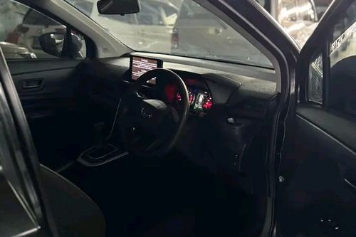 Dijual 2022 Daihatsu Xenia 1.3 R CVT bekas