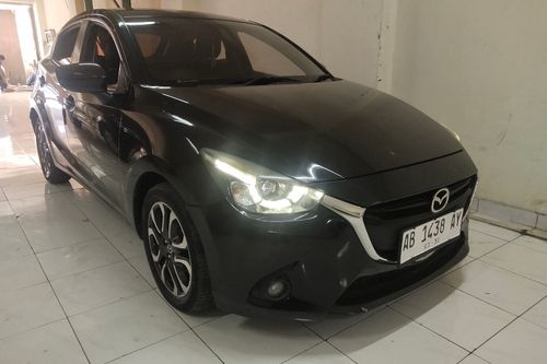 Dijual 2015 Mazda 2 SKYACTIVE R A/T bekas
