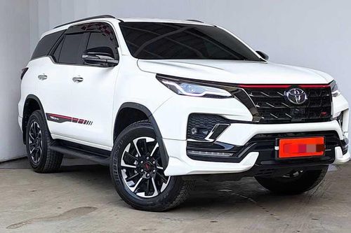 2021 Toyota Fortuner VRZ 4X2 TRD 2.4L AT tua