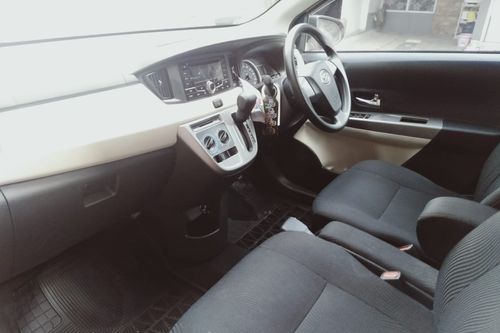 2017 Daihatsu Sigra 1.2 R DLX AT