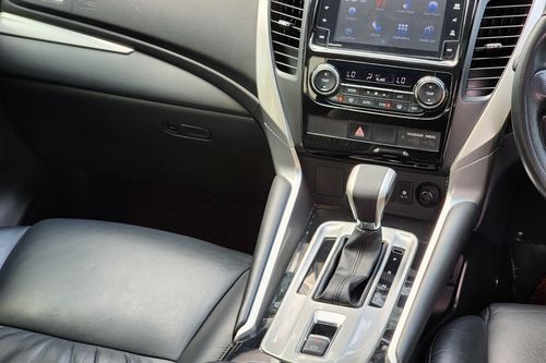 2020 Mitsubishi Pajero Sport Dakar AT 4x2 bekas