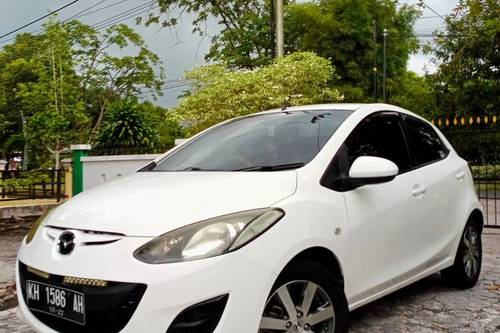 2012 Mazda 2  V MT bekas