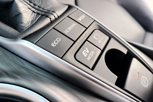 2021 Toyota Camry 2.5 HV bekas