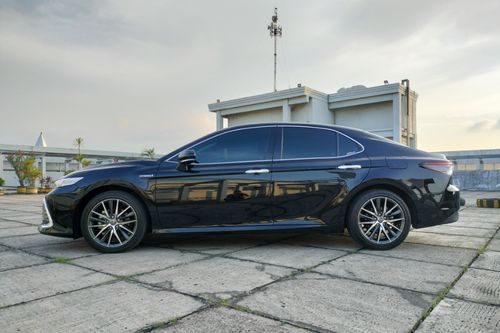 2021 Toyota Camry 2.5 HV bekas