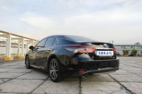 2021 Toyota Camry 2.5 HV bekas