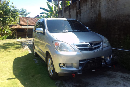 2011 Daihatsu Xenia  1.0 D MT