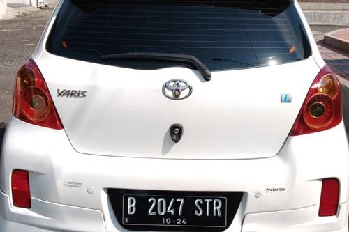 2012 Toyota Yaris E Grade M/T