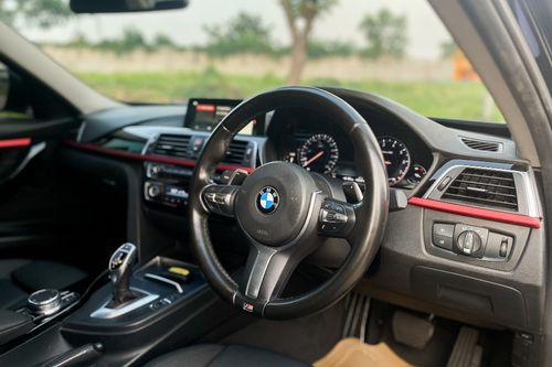 2017 BMW 3 Series Sedan 320i M Sport Limited tua