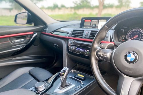 Dijual 2017 BMW 3 Series Sedan 320i M Sport Limited bekas