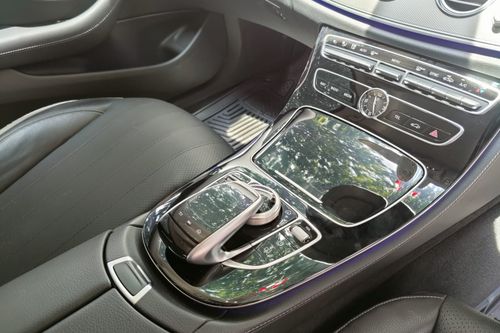 2017 Mercedes Benz E-Class E 250 CGI AT bekas