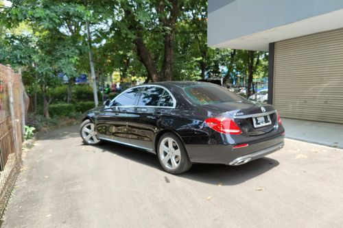 2017 Mercedes Benz E-Class E 250 CGI AT bekas