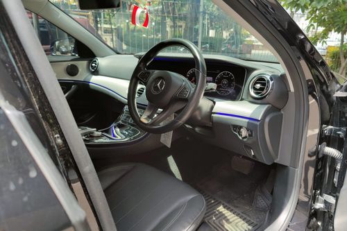 2017 Mercedes Benz E-Class E 250 CGI AT bekas