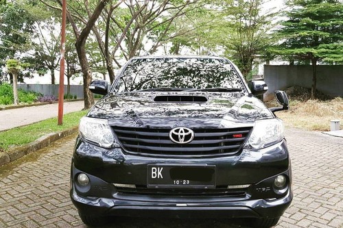 2013 Toyota Fortuner 4X2 2.5L AT TRD bekas