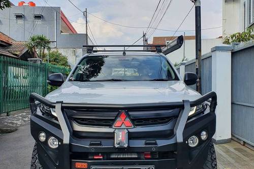 2020 Mitsubishi Strada Triton EXCEED DOUBLE CABIN DIESEL 2.5 AT PU bekas