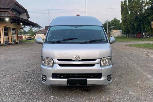 2013 Toyota Hiace COMMUTER DSL 2.5 bekas