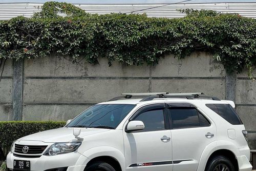 Second Hand 2014 Toyota Fortuner V 4x4 2.7L AT