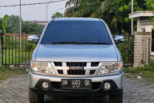 2015 Isuzu Panther 2.5L MT bekas