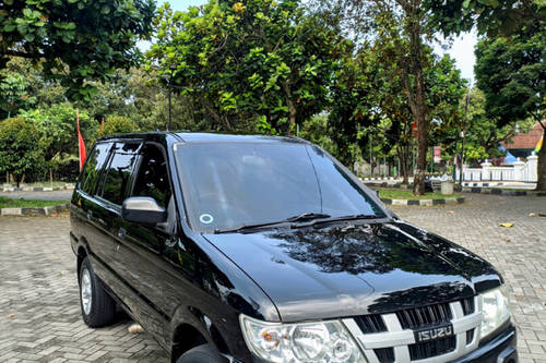 2019 Isuzu Panther LM