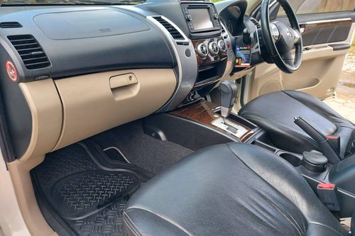 2014 Mitsubishi Pajero Sport V6 4X2 AT tua