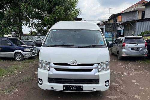 2017 Toyota Hiace COMMUTER DSL 2.5 bekas