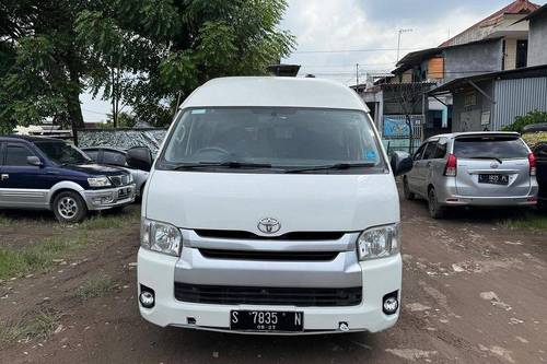 2017 Toyota Hiace COMMUTER DSL 2.5 Bekas