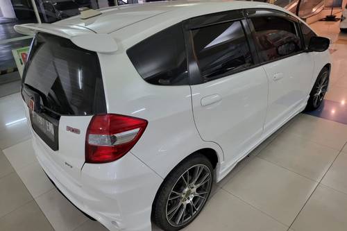 2013 Honda Jazz  1.5L RS AT