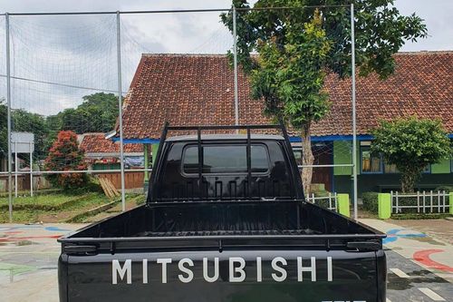 2018 Mitsubishi L300 Pickup Standard