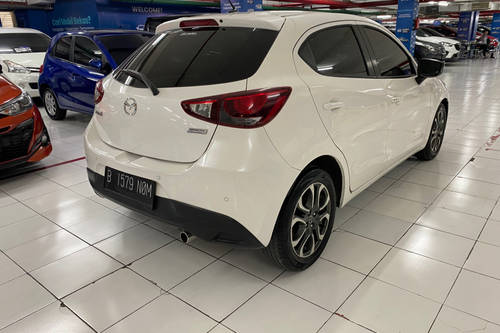 2015 Mazda 2  SKY ACTIV R AT LIMITED