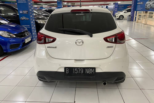 2015 Mazda 2  SKY ACTIV R AT LIMITED