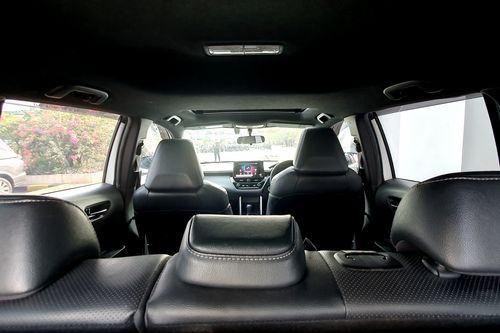 2021 Toyota Corolla Cross 1.8L Hybrid bekas