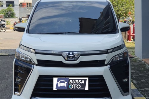 2018 Toyota Voxy 2.0L AT