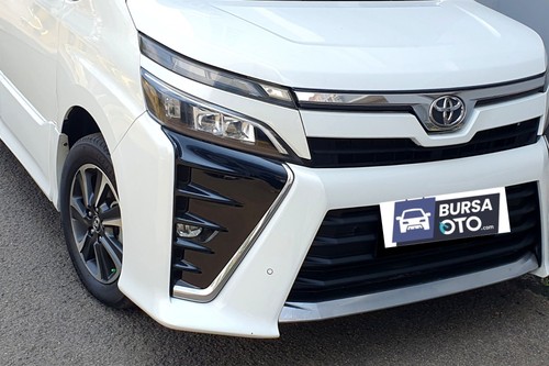 2018 Toyota Voxy 2.0L AT tua
