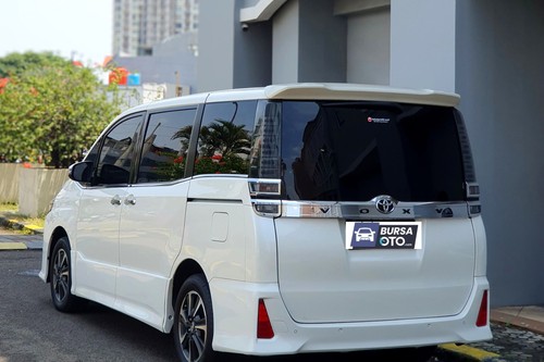 Dijual 2018 Toyota Voxy 2.0L AT bekas