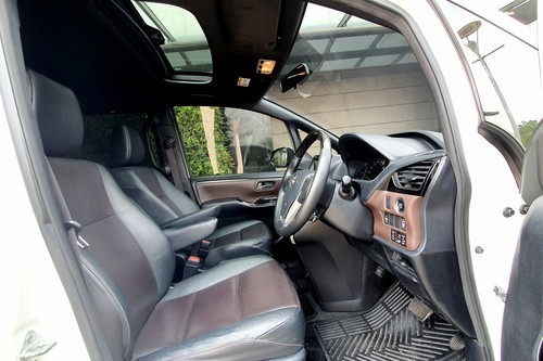 Dijual 2018 Toyota Voxy 2.0L AT bekas