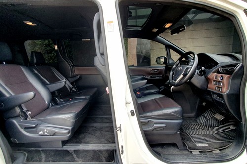 2018 Toyota Voxy 2.0L AT bekas