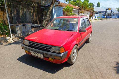 2000 Toyota Starlet 1.3 EP 81 SEG POWER STEERING MT SDN bekas