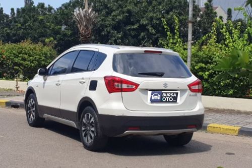 Dijual 2019 Suzuki SX4 S Cross AT bekas
