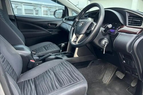 2022 Toyota Kijang Innova 2.0 G AT LUX tua