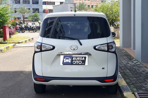 Old 2016 Toyota Sienta G CVT