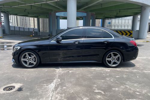 Old 2018 Mercedes Benz C-Class Sedan C 200