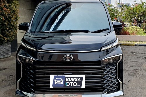 2023 Toyota Voxy 2.0 CVT
