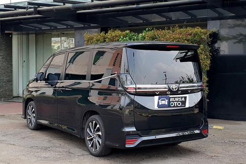 2023 Toyota Voxy 2.0 CVT tua