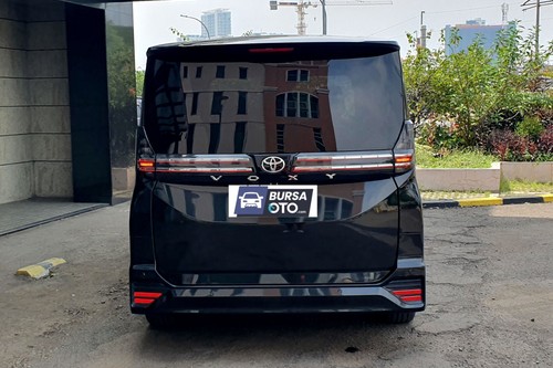 Dijual 2023 Toyota Voxy 2.0 CVT bekas