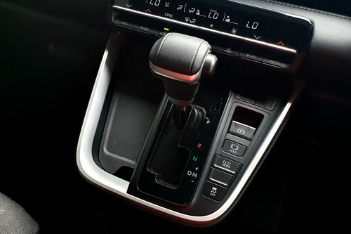 2023 Toyota Voxy 2.0 CVT tua