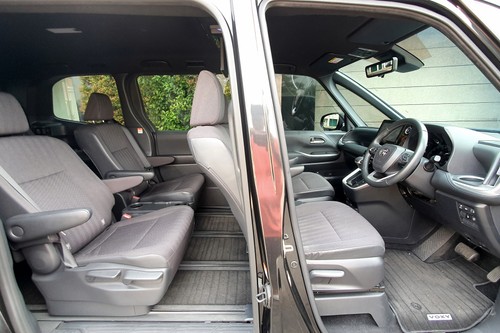 Dijual 2023 Toyota Voxy 2.0 CVT bekas